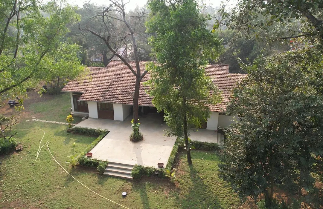 Banyan House - Luxurious 4 Bedroom Villa On One Acre, Near The Beach-1